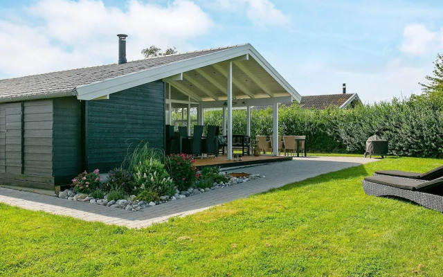 6 Person Holiday Home in Bogense