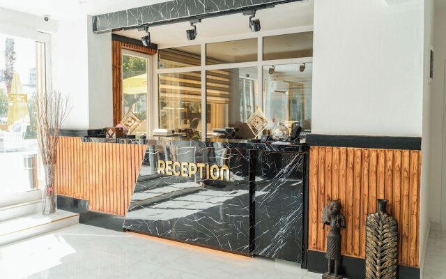 Far Life Hotel
