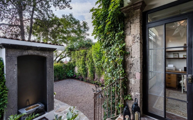 Panoramic Paradise 3BR Overlooking SMA