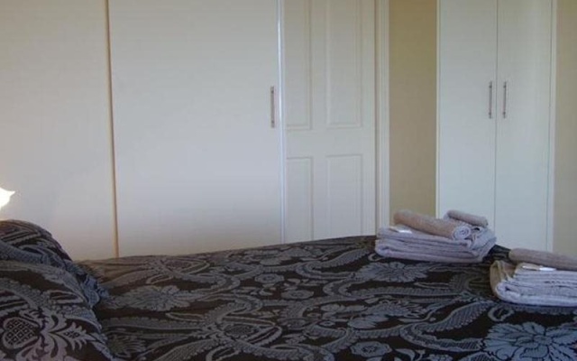 The Esplanade Kingston Beach Apartment – Guest Rooms – West Hobart