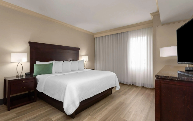 Hawthorn Extended Stay by Wyndham West Palm Beach Airport