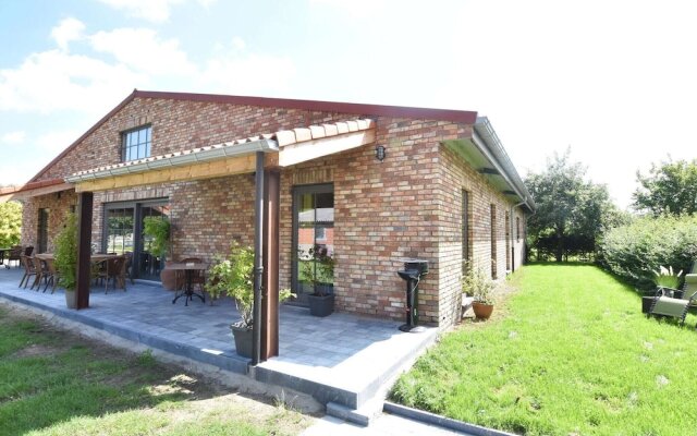 Tasteful Holiday Home in Sijsele-brugge With Garden