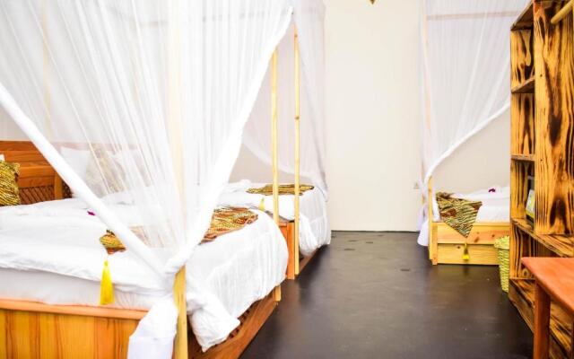 Uhuru House and Restaurant