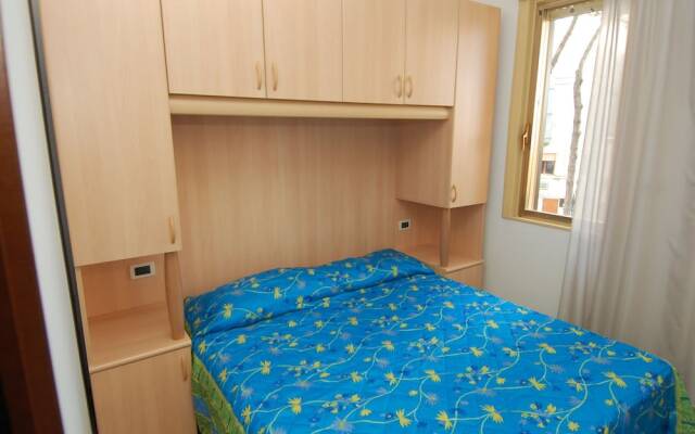 Seaside Apartment in Rosolina Mare with Parking