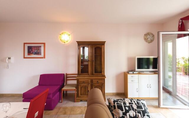 Awesome Apartment in Makarska With 1 Bedrooms and Wifi