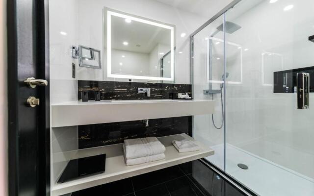 Montcalm Royal London House, London City