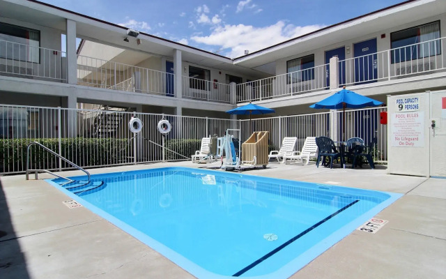 Motel 6 Albuquerque - Coors Road