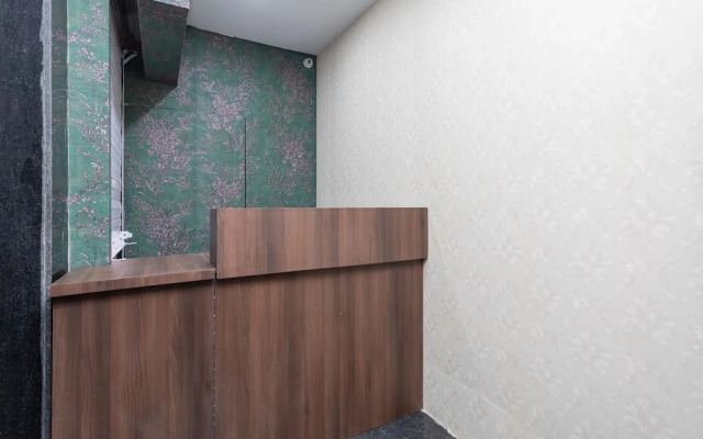 Convivial Paradise by OYO Rooms