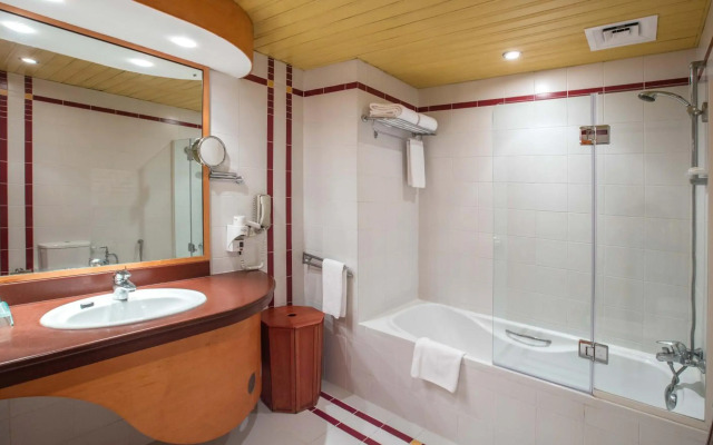 Gulf Court Hotel