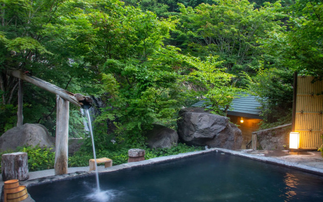 Hatcho no Yu Hot Spring Ryokan