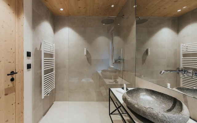 Presulis Hideaway Apartments & Restaurant