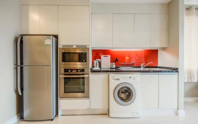 Roomromo Residence by Rompo