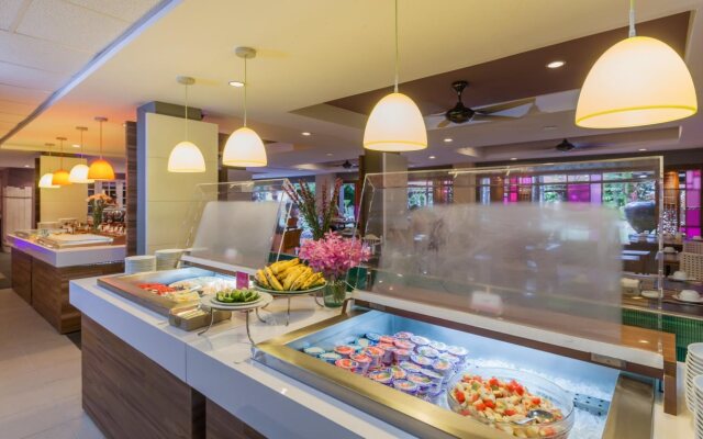 Patong Beach Hotel (SHA Extra Plus)
