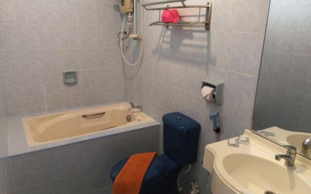 Teluk Batik Holiday Apartment