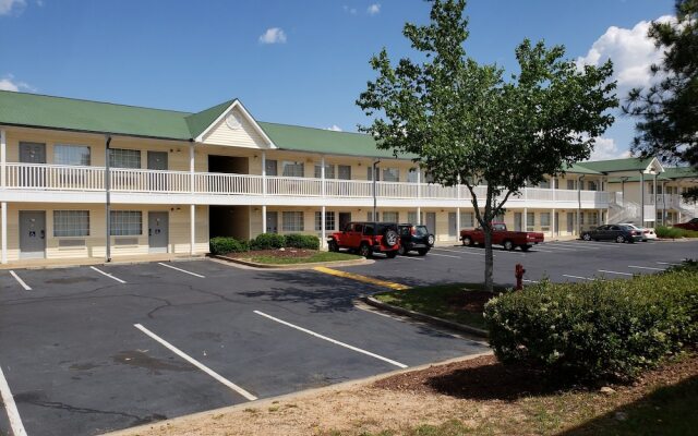 InTown Suites Extended Stay - Atlanta Cumming