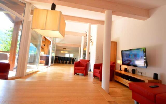 Penthouse Cooper by Alpen Apartments