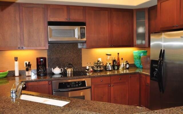 Halii Kai 9g 3 Bedroom Condo by RedAwning