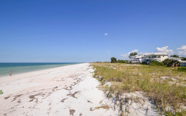 Regatta Beach Club N 913 by Vtrips