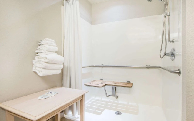 Microtel Inn & Suites Claremore