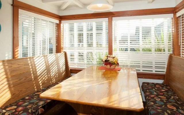 The Mermaid at Nye Beach 3 Br home by RedAwning