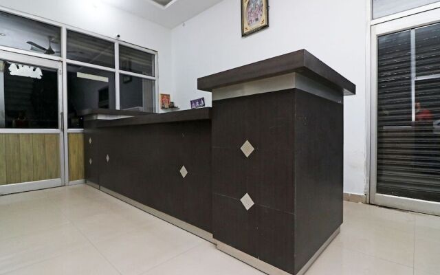 OYO 24199 Hotel Ojus Tower