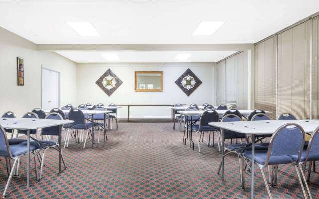 Super 8 by Wyndham Williamsburg