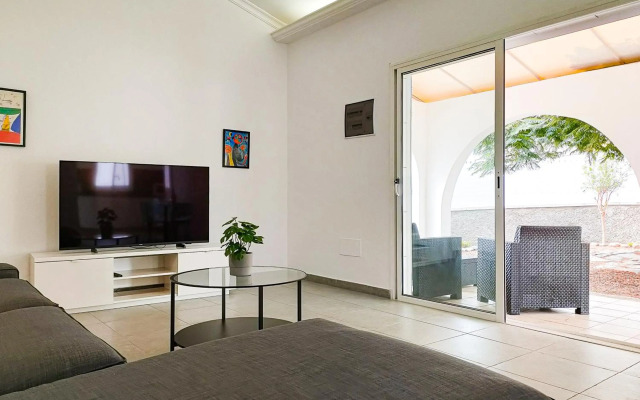 Pretty Terrace Holiday House in Maspalomas