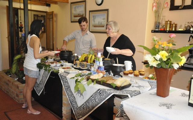 Ipe Tombe Guest Lodge