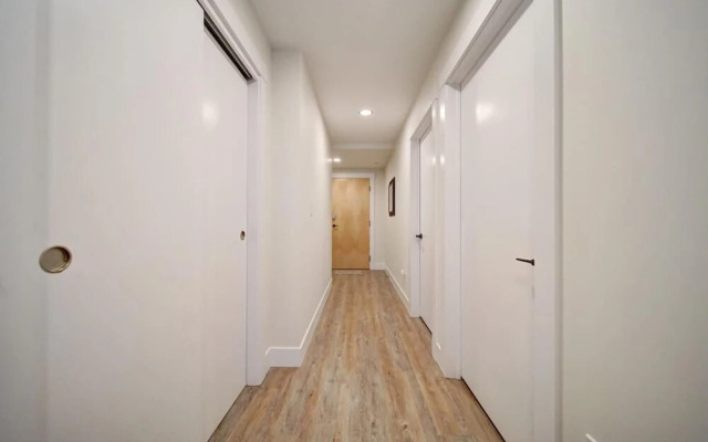 Luxurious Modern 2BR Condo Slps-5 Coffee AC Wifi