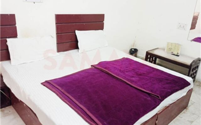 Goroomgo Hotel Baba Sunrise Lucknow