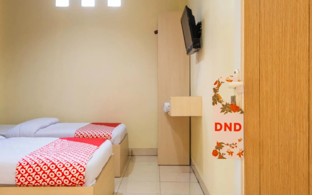 OYO 2947 Cluster Harris Home Stay and Kos