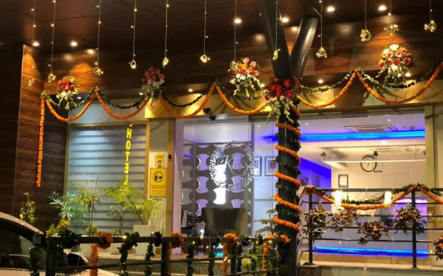Hotel Kailash Plaza