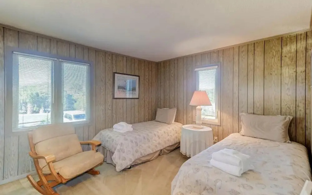 1737 East Ashley