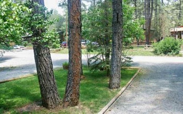 Whispering Pine Cabins