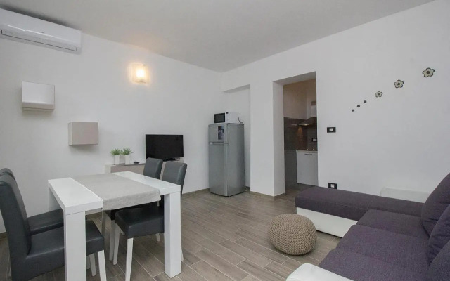 Modern 2 BDR & 2 Bathroom app with sea view, 077