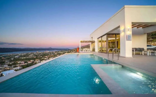 Villa Con Vista- Heated Pool 4 bdr Sleeps 8
