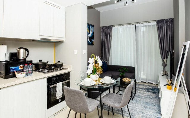 Tanin - Exquisite 1BR Apt in Zada Tower with Canal Views