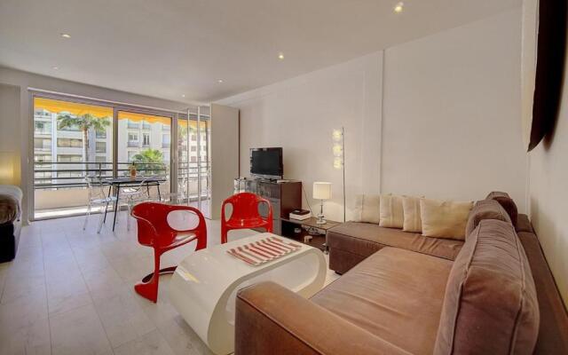 STUDIO MODERNE et LUMINEUX PROCHE CROISETTE A0B132