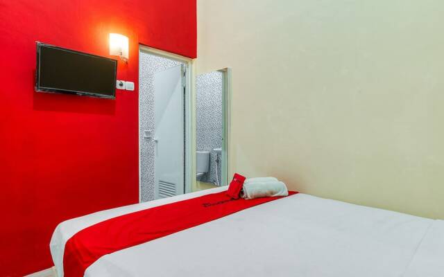 RedDoorz Syariah @ Kertomenanggal Surabaya