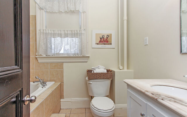 Cabot Boutique Hotel