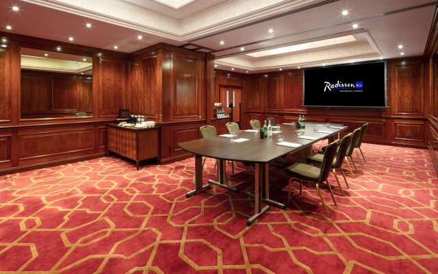 Radisson Blu Edwardian Heathrow Hotel & Conference Centre, London