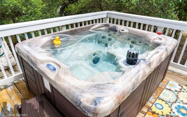 Equinox Inn at Canyon Lake