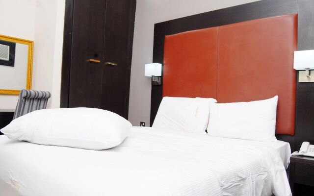 Kings Celia Hotel & Suites