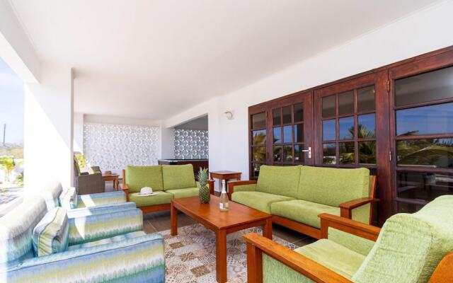 Beautiful 3br2 5BA Villa w Pool Close 2 Baby Beach