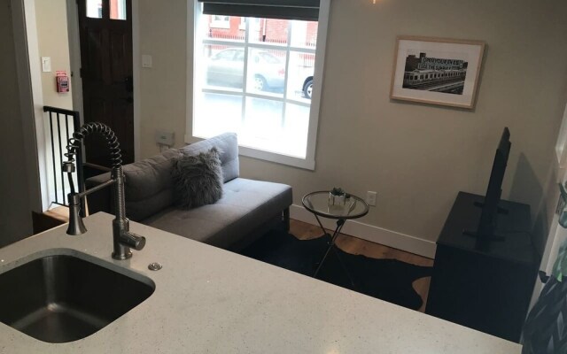 Renovated & Modern Home in Downtown Philly