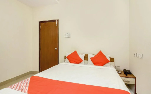 Sri Lakshmi Deluxe By OYO Rooms