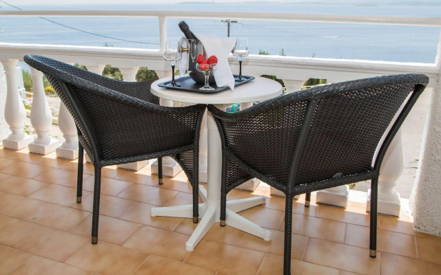 Pantokrator Hotel