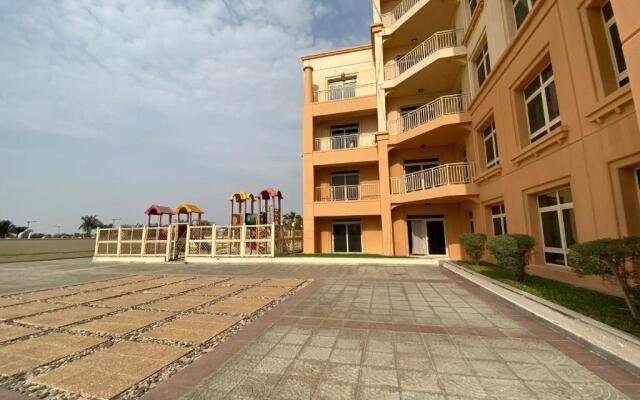 4 bedroom apt in king Abdullah economy city ابراج الشاطي