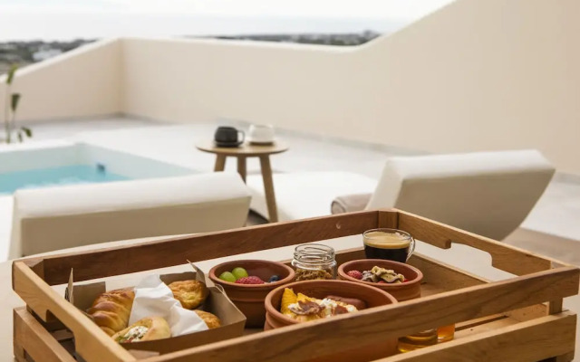 Pnoe Luxury Suites