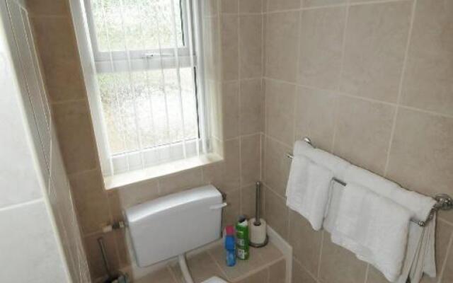 Treviglos Lodge Bed  Breakfast